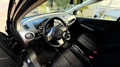 Mazda 2 1.3i 16V Exclusive — Citadine fiable, faible kilométrage, sans accident — Miniatur 11