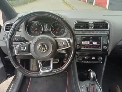 VW Polo 1.8 TSI GTI DSG — Sportivité et efficacité énergétique réunies — dettaglio