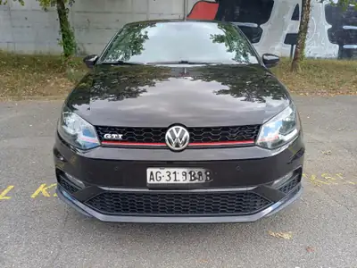VW Polo 1.8 TSI GTI DSG — Sportivité et efficacité énergétique réunies — interni