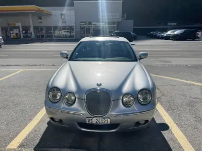 Jaguar S-Type 3.0 V6 Executive — Berline britannique élégante, entretien complet — côté