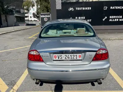 Jaguar S-Type 3.0 V6 Executive — Berline britannique élégante, entretien complet — Miniature 7