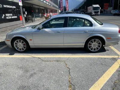 Jaguar S-Type 3.0 V6 Executive — Berline britannique élégante, entretien complet — Miniature 9