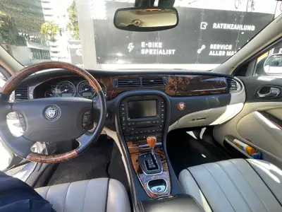 Jaguar S-Type 3.0 V6 Executive — Berline britannique élégante, entretien complet — Miniature 10