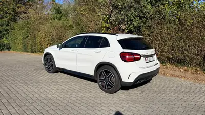 Mercedes-Benz GLA 250 4Matic AMG Line — SUV compact premium, toit panoramique, 64 000 km — Miniatur 9