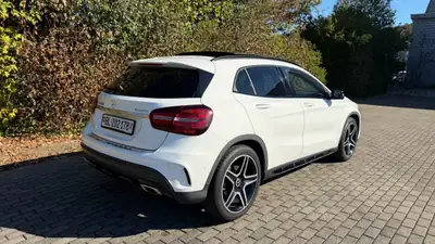 Mercedes-Benz GLA 250 4Matic AMG Line — SUV compact premium, toit panoramique, 64 000 km — Miniatur 11