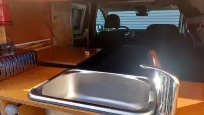 VW Caddy Maxi — Mini Camper polyvalent, 64000 km, boîte automatique — Miniatur 9