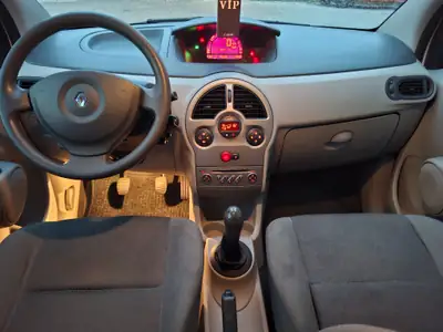 Renault Modus 1.2 16V — Minivan compact pratique et économe, sans accident — interior