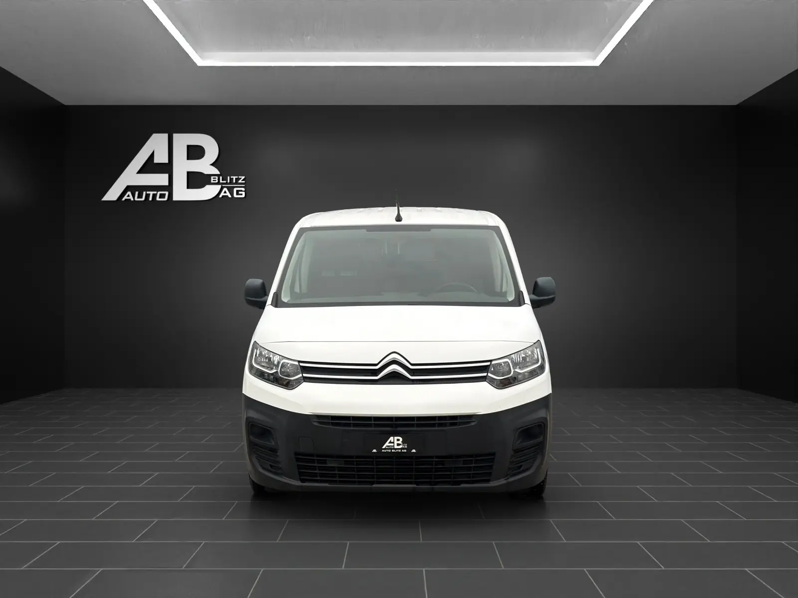 Citroën Berlingo Van 1.6 Blue HDi 75 — Utilitaire compact fiable, révision faite
