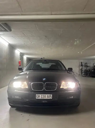BMW 320i E46 — Classique premium affûté, 89'000 km seulement — exterior view