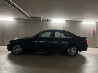 BMW 320i E46 — Classique premium affûté, 89'000 km seulement — detail