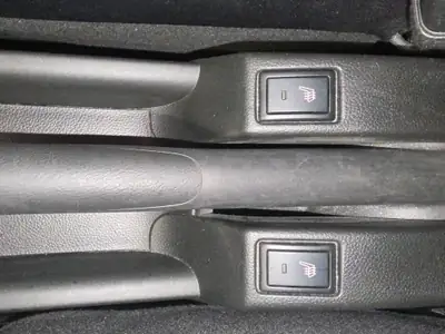 Suzuki Swift 1.2 Piz Sulai 4x4 — Citadine robuste et efficace, transmission manuelle — Miniatura 12