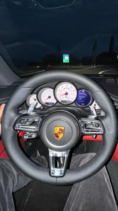 Porsche Panamera 3.0 V6 4S PDK — Berline sport allemande, 420 ch et traction intégrale — fianco