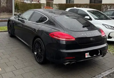 Porsche Panamera 3.0 V6 4S PDK — Berline sport allemande, 420 ch et traction intégrale — dettaglio