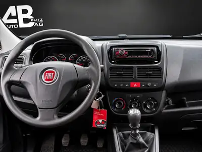 Fiat Doblò 1.4 T-Jet NaturalPower — Monospace écologique 7 places, essence-gaz naturel — Miniature 11