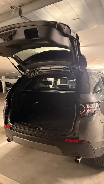 Land Rover Discovery Sport 2.0 Si4 SE — SUV polyvalent 4x4 intégral, 62 500 km — detail