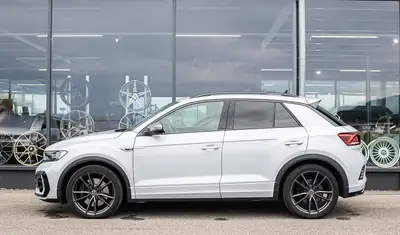 VW T-Roc 2.0 TSI R 4Motion — SUV performant 301 ch, traction intégrale, toit panoramique — Außenansicht