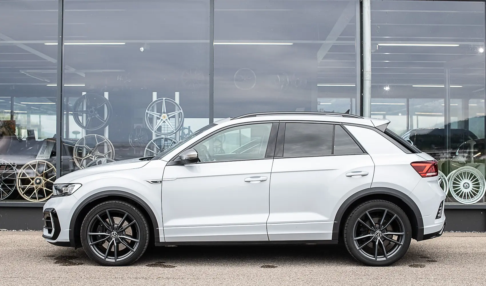 VW T-Roc 2.0 TSI R 4Motion — SUV performant 301 ch, traction intégrale, toit panoramique