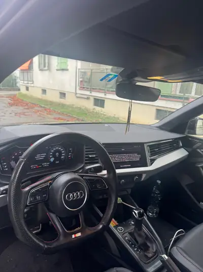 Audi A1 2.0 40 TFSI S Line — Sportive compacte, 90'000 km seulement — dashboard