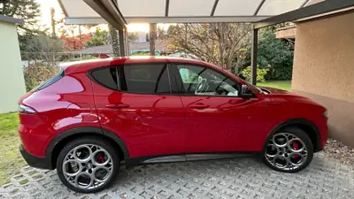 Alfa Romeo Tonale 1.5 Veloce — SUV compact hybride, 49'000 km seulement — rear view