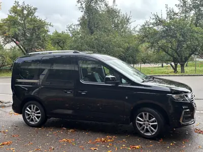 Ford Tourneo Connect 1.5 EcoBoost 114 PS — Monospace polyvalent, entretien impeccable — rear view