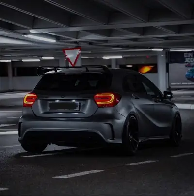 Mercedes-AMG A 45 4Matic — 360 ch, performance compacte et transmission intégrale — rear view