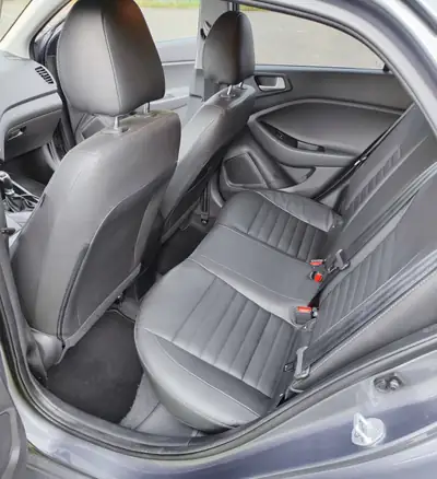 Hyundai i20 1.0 T-GDi 120 — Citadine dynamique, phares LED, entretien économique — Miniatura 13