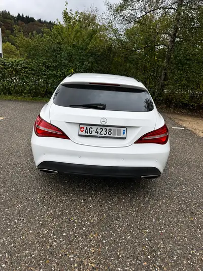 Mercedes-Benz CLA 200 Night Star — Berline sportive compacte, entretien Mercedes, 98 900 km — side view