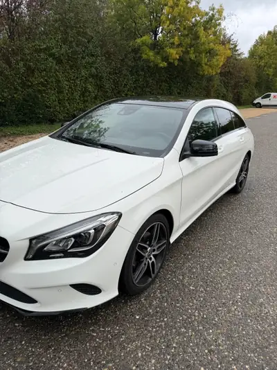 Mercedes-Benz CLA 200 Night Star — Berline sportive compacte, entretien Mercedes, 98 900 km — interior