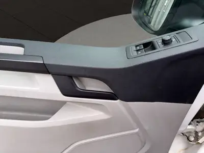 VW T6 2.0 TDI 4Motion — Utilitaire robuste tout-terrain, 150 ch et traction intégrale — Miniature 12