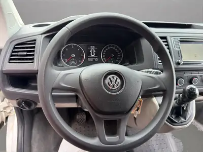 VW T6 2.0 TDI 4Motion — Utilitaire robuste tout-terrain, 150 ch et traction intégrale — Miniature 10