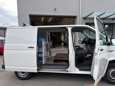 VW T6 2.0 TDI 4Motion — Utilitaire robuste tout-terrain, 150 ch et traction intégrale — Miniature 20