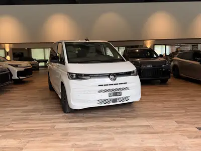 VW T7 Multivan 1.5 eHybrid Life 4Motion — Monospace hybride rechargeable 7 places, garantie 5 ans — Armaturenbrett