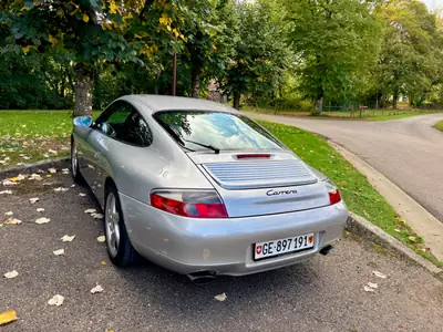 Porsche 911 3.4 Carrera 2001 — Coupé sportif mythique, 300 ch sans compromis — interni