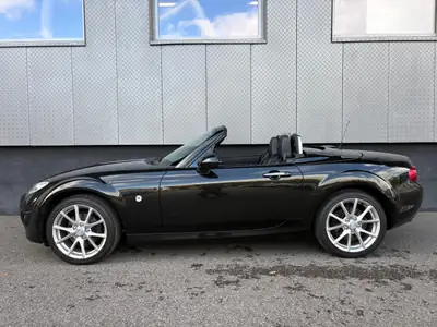 Mazda MX-5 2.0 Sport — Cabriolet légendaire, hardtop électrique et contrôle technique frais — côté