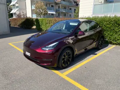 Tesla Model Y Long Range D — SUV électrique 514 ch, 61'000 km seulement — exterior view
