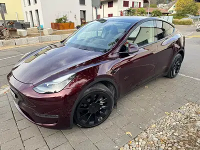 Tesla Model Y Long Range D — SUV électrique 514 ch, 61'000 km seulement — dashboard