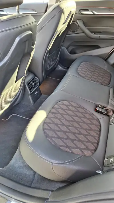 BMW X1 18d sDrive — SUV urbain diesel, entretien BMW récent, sans sinistre — detail