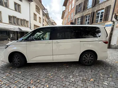 VW T7 Multivan 2.0 TSI Liberty — Monospace 7 places, attelage, entretien AMAG — Miniature 8