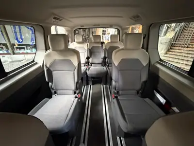VW T7 Multivan 2.0 TSI Liberty — Monospace 7 places, attelage, entretien AMAG — Miniature 12