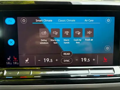 VW T7 Multivan 2.0 TSI Liberty — Monospace 7 places, attelage, entretien AMAG — Miniature 18