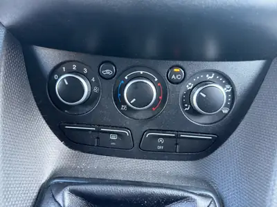 Ford Transit Connect Van T210 — Utilitaire compact 1.0 EcoBoost, entretien suivi — Miniature 15