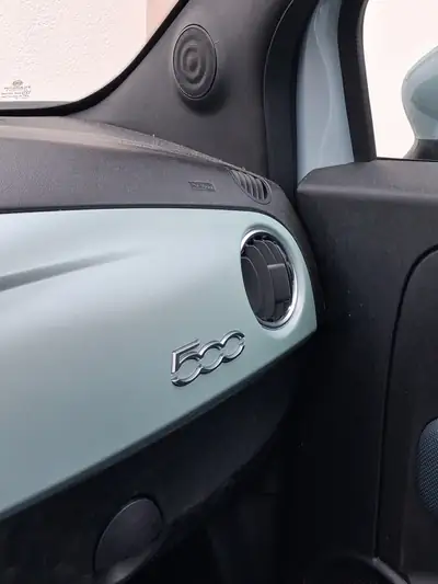 Fiat 500 1.0 Hybrid Lounge — Citadine iconique et économe, 69 800 km — detail