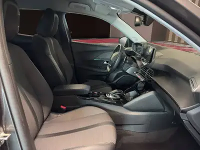 Peugeot 2008 1.2 PureTech Allure — SUV urbain dynamique, boîte auto EAT8 — Miniatur 7