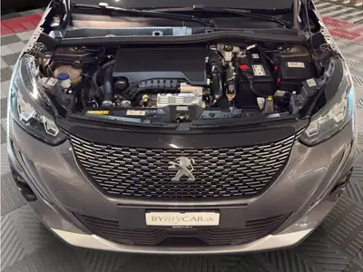 Peugeot 2008 1.2 PureTech Allure — SUV urbain dynamique, boîte auto EAT8 — Miniatur 11