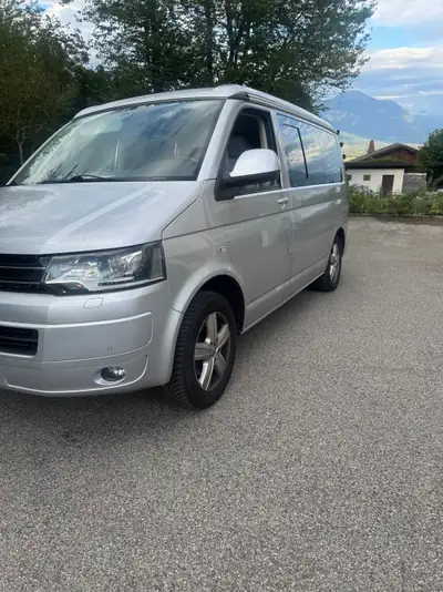 VW T5 2.0 TDI 140 Beach — Monospace diesel robuste, sans sinistre — side view