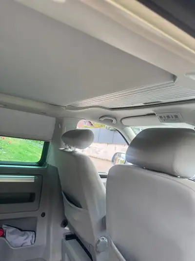VW T5 2.0 TDI 140 Beach — Monospace diesel robuste, sans sinistre — interior