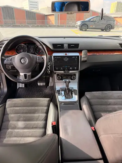VW Passat 3.2 FSI Highline — Break élégant 250 ch, transmission DSG intégrale — tableau de bord