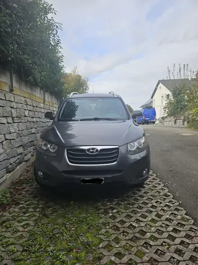 Hyundai Santa Fe 2.2 CRDi Premium — 7 places, toit ouvrant, transmission automatique — exterior view