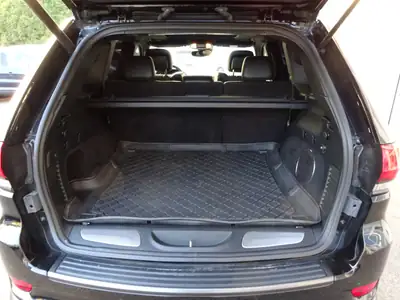 Jeep Grand Cherokee 3.0 CRD Night Eagle — SUV premium diesel, tout-terrain réputé — Miniature 15