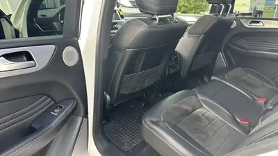 Mercedes-Benz ML 350 CDI BlueTec — SUV premium diesel, 325 km seulement — interior